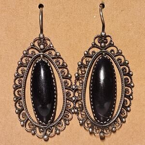 Vintage Onyx Filigree Earrings with Intricate Metalwork